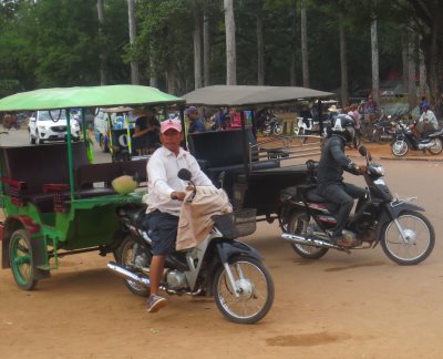 Tuktuk-mopotaksi Kambodzassa