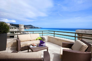 hyvä hotelli nizzassa